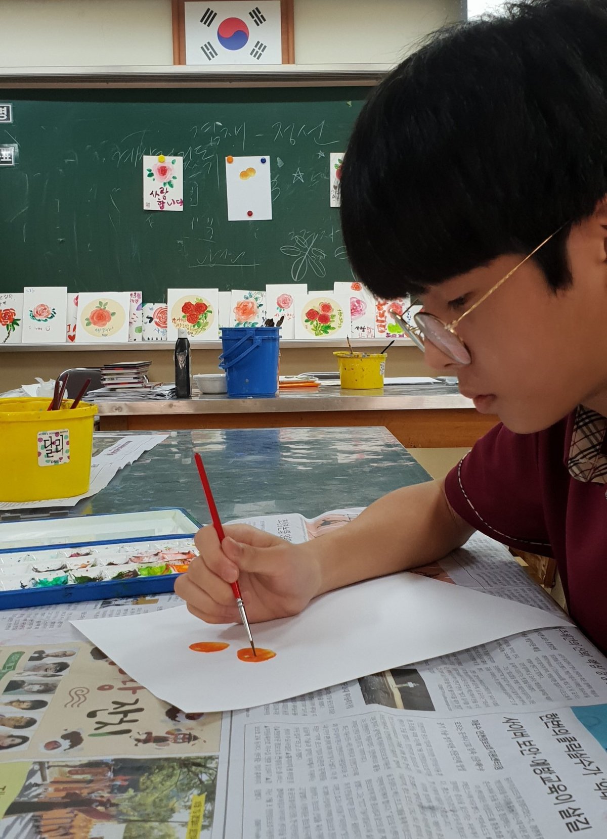 학생 꽃 그리기